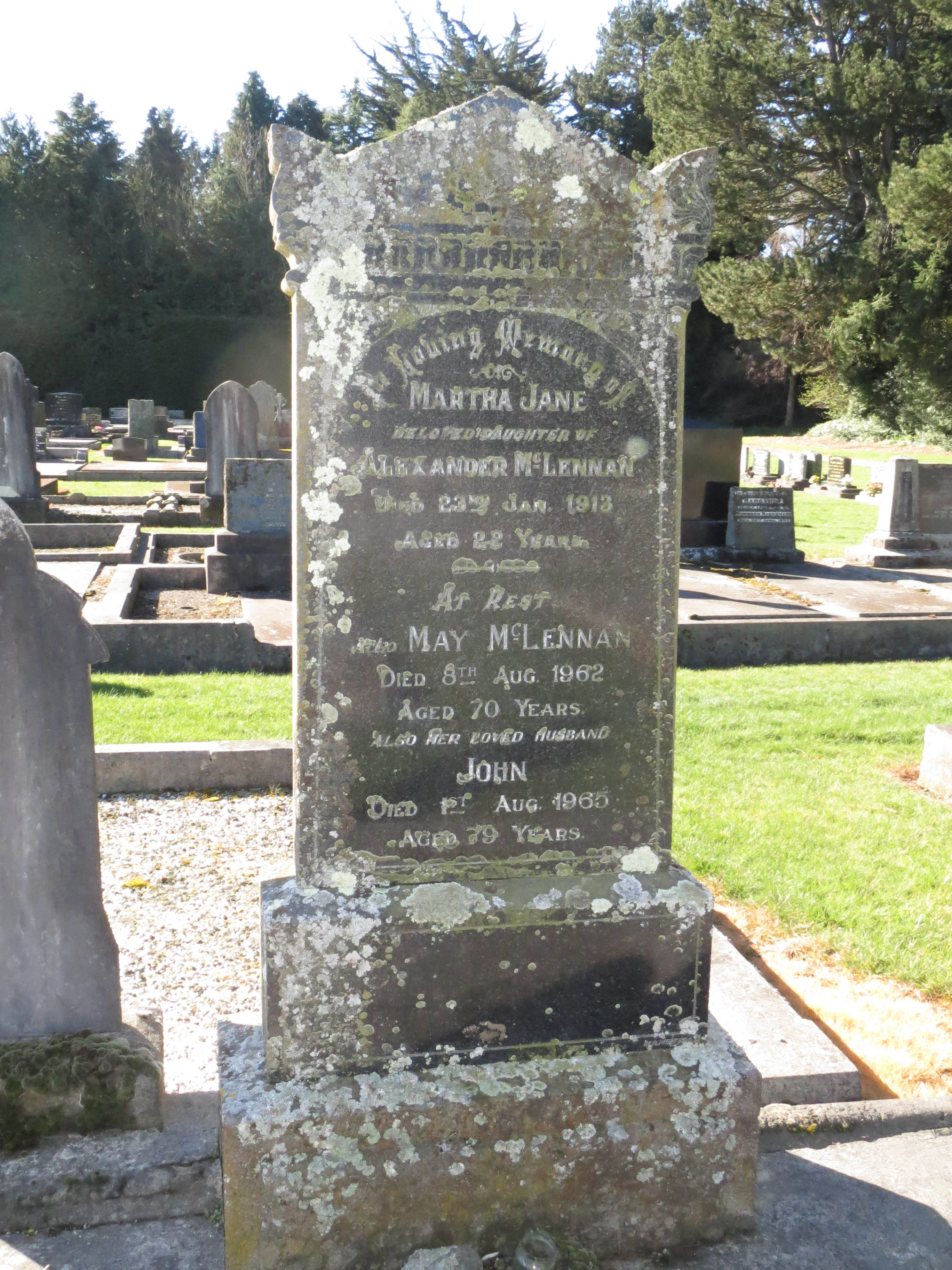 Photo of headstones/Martha Jane McLennan d1913 hdstn Methven & John